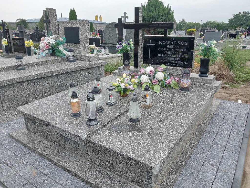Grób Genowefa Kowalska