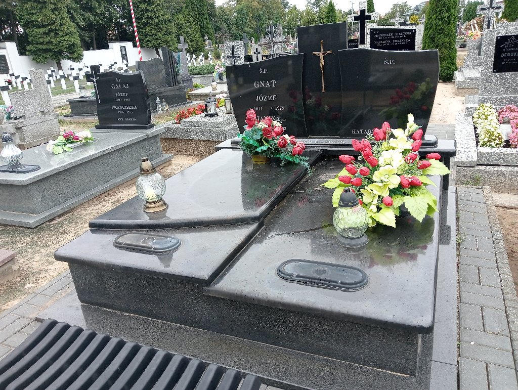 Grób Tadeusz Gnat
