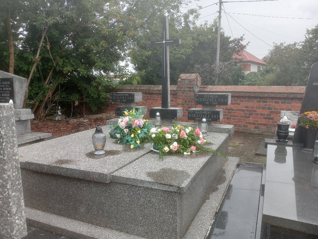Grób Irena Niedzielska